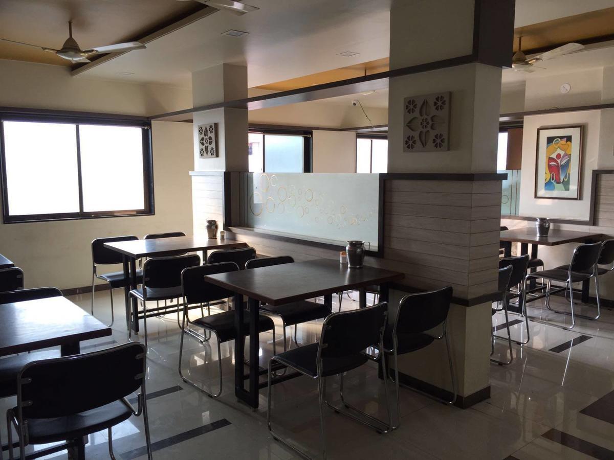 سولابور Hotel Vikas Palace المظهر الخارجي الصورة